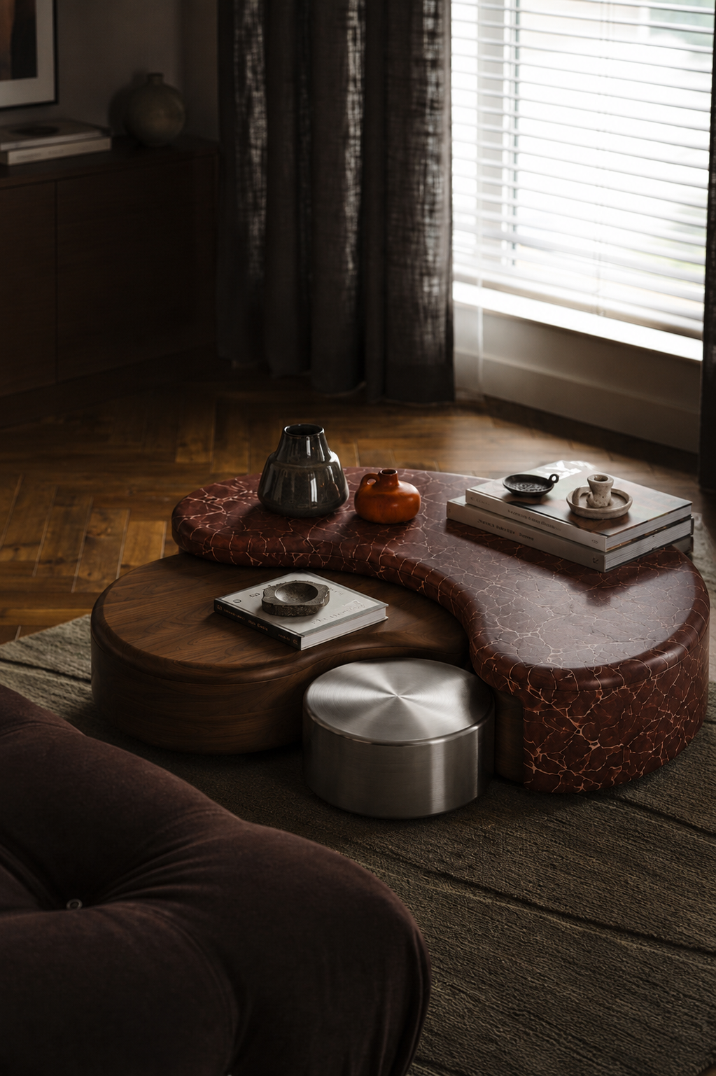 The Hug nesting table