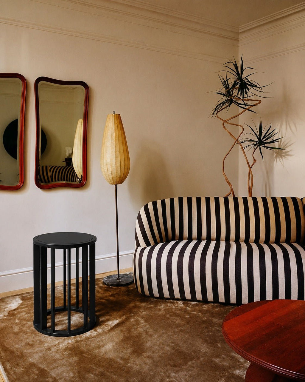 The Half Moon Side Table -side table-
