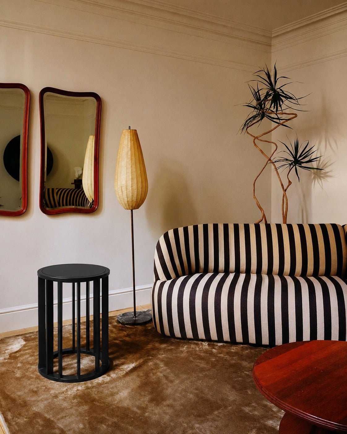 The Half Moon Side Table -side table-